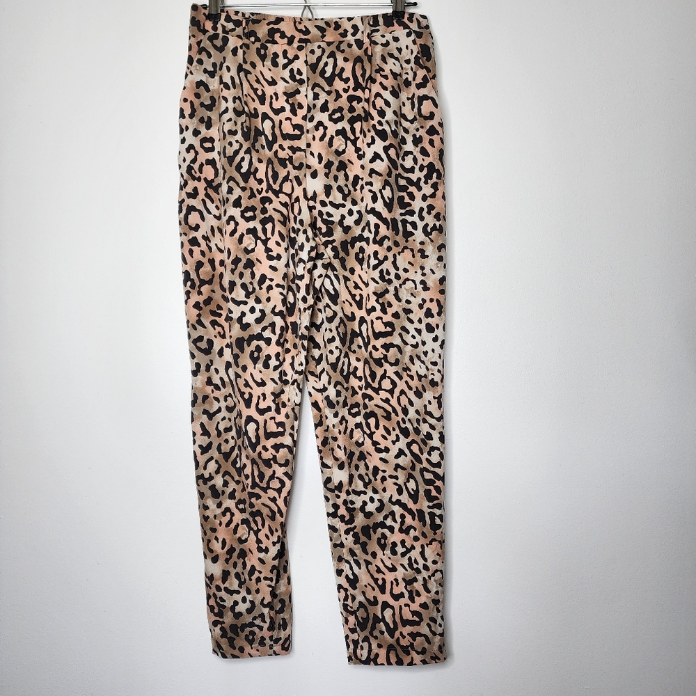 Versona Leopard Print Tapered Pants Size M Polyester Spandex Tan Black Pleated